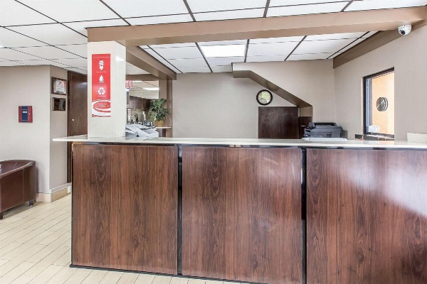 Econo Lodge Midtown image 4